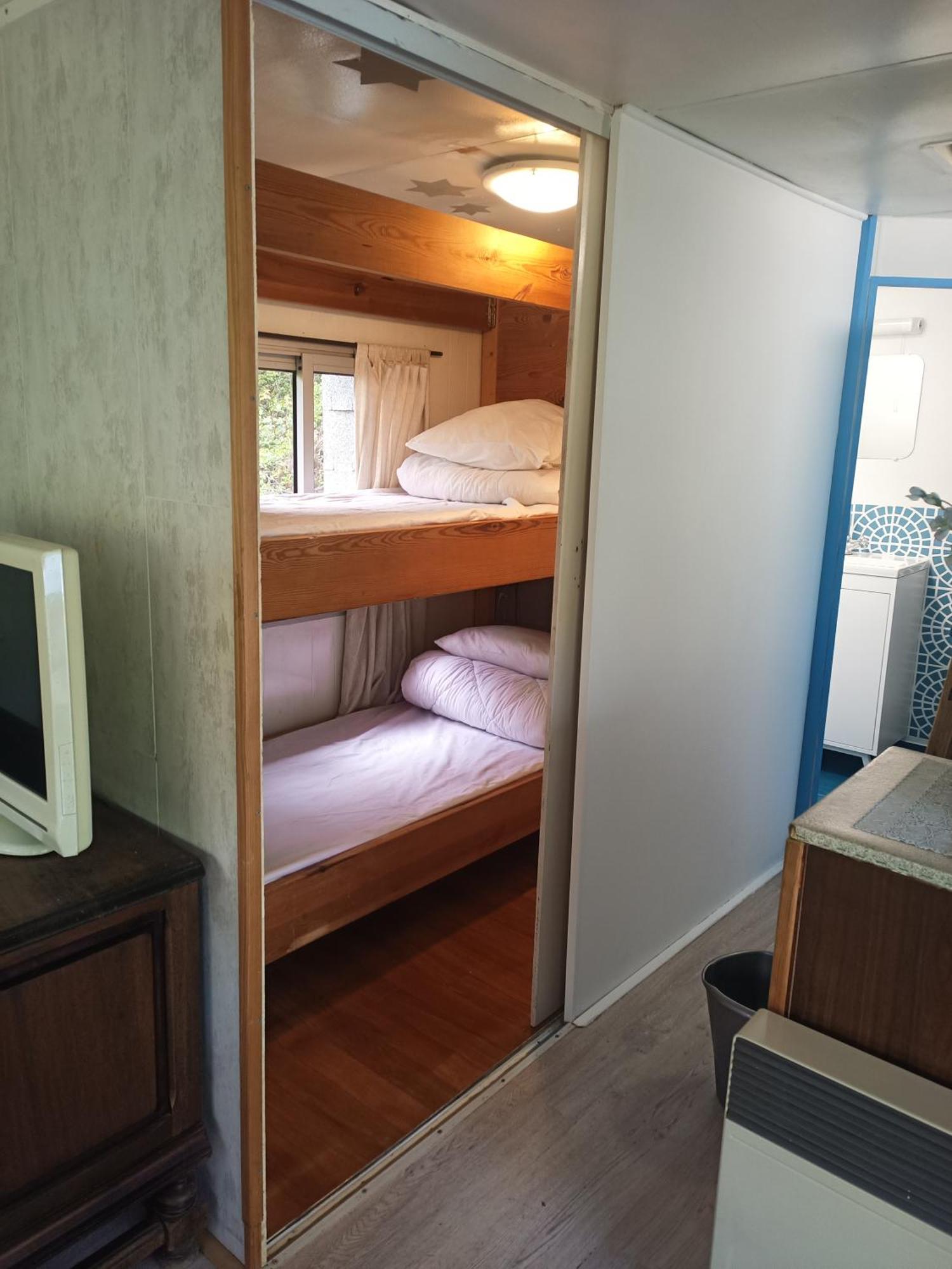 Ferme Les Therondels Saint-Pons-de-Thomieres Zimmer foto